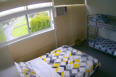Turn-in Motel - Australian Directory 2