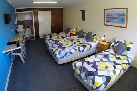 Turn-in Motel - Australian Directory 7