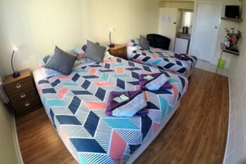 Turn-in Motel - Australian Directory 0