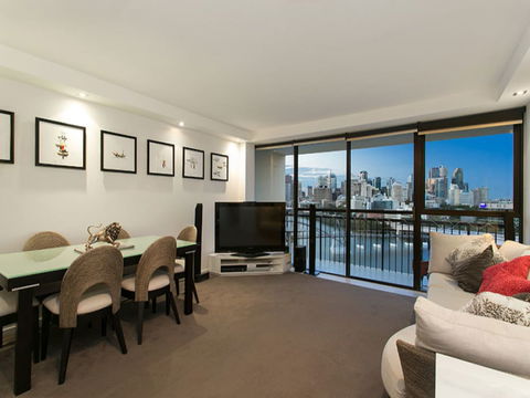 River Plaza Apartments - Australian Directory 0