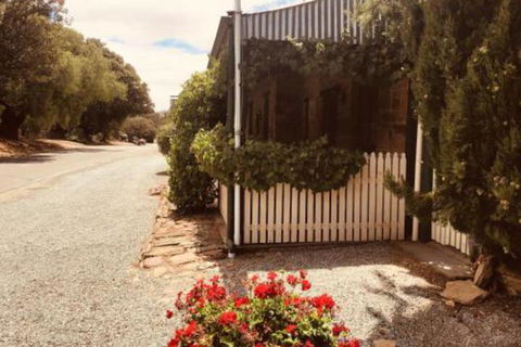 The Olde Devonshire House - Australian Directory 0