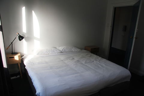 College Lawn Hotel - Hostel - Australian Directory 4
