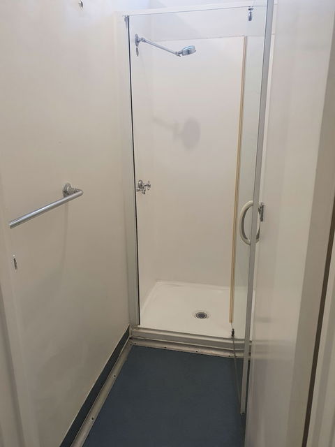 College Lawn Hotel - Hostel - Australian Directory 2