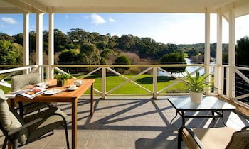 Lakeside Suites 2 - Australian Directory 3