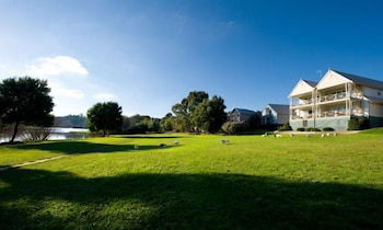 Lakeside Suites 2 - Australian Directory 4