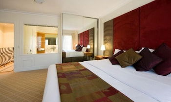 Lakeside Suites 3 - Australian Directory 1
