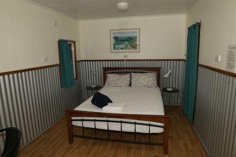 Scottys Mission Beach YHA - Australian Directory 3