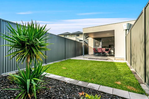 Ella House Adelaide - Australian Directory 1