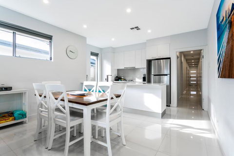 Ella House Adelaide - Australian Directory 6