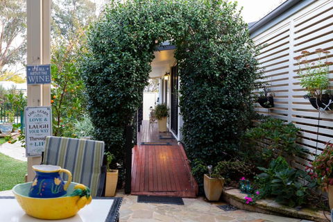 Courtsidecottage Bed & Breakfast - Australian Directory 5