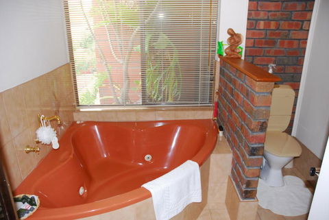 Gaerwood B & B - Australian Directory 5
