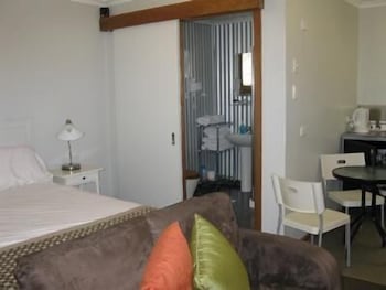 Stone Hut Cottage - Australian Directory 0