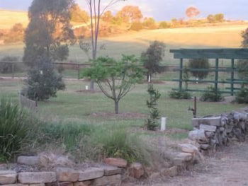 Stone Hut Cottage - Australian Directory 5
