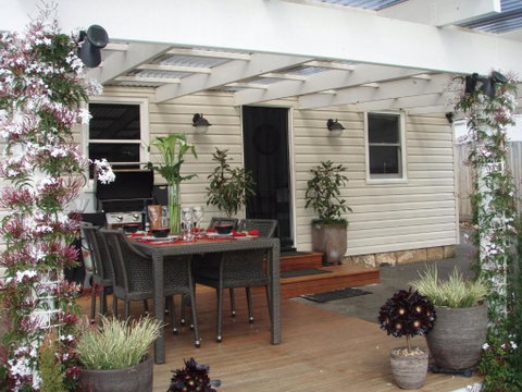 Jamieson Cottage - Australian Directory 5