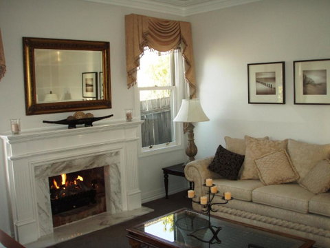 Jamieson Cottage - Australian Directory 4