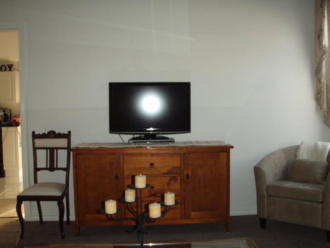 Jamieson Cottage - Australian Directory 3