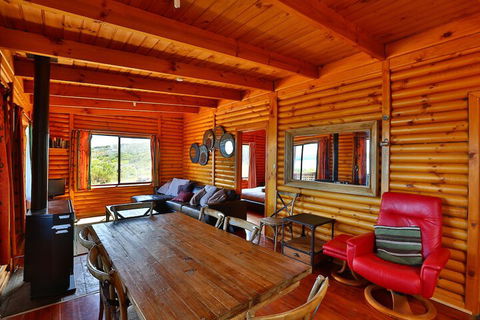 Cloudy Bay Cabin - Australian Directory 3