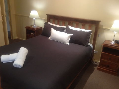 View Hill Holiday Units - Australian Directory 3