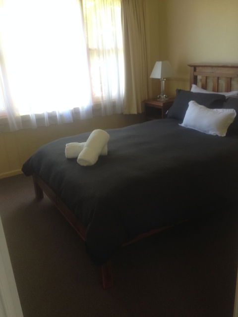 View Hill Holiday Units - Australian Directory 1