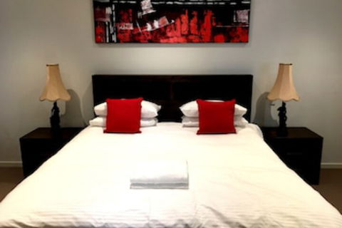 Deluxe Lake View House - Australian Directory 0