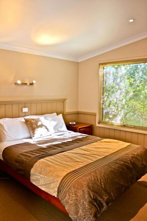 Autumn Leaf Cottage 1 - Australian Directory 3