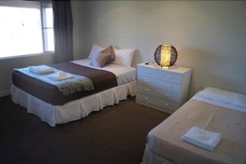 Forrest Beach Hotel - Australian Directory 4