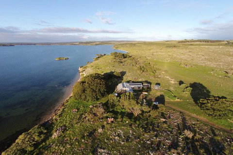 Ratcliff Cottage - Australian Directory 2