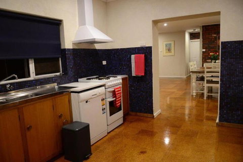 Ratcliff Cottage - Australian Directory 7