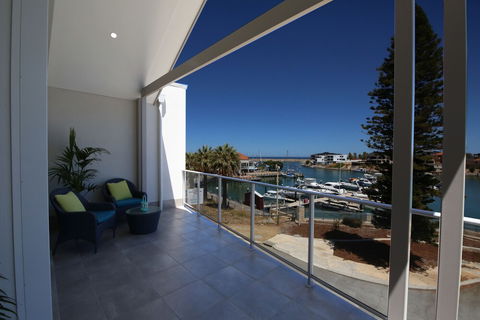 Harbour Views At Mindarie Marina - Australian Directory 7
