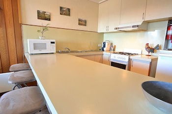 Hotham 1750 4 - Australian Directory 5