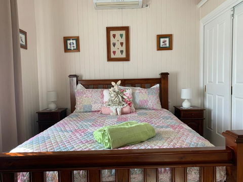 Cherry Blossom Cottage - Australian Directory 1
