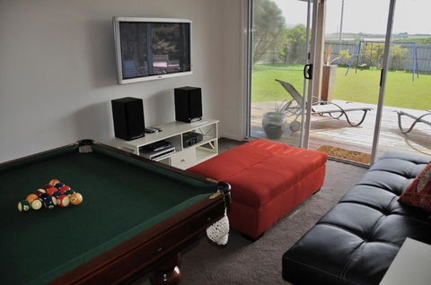 Island Daze Surf Beach Phillip Island - Australian Directory 4