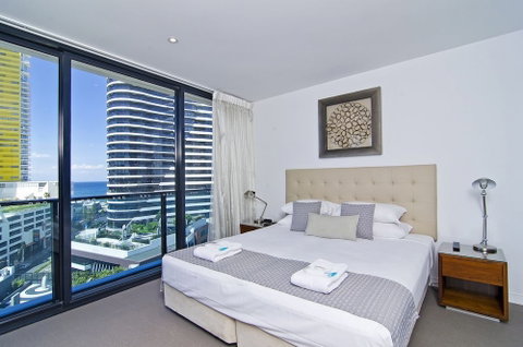 The Oracle Resort Broadbeach - GCLR - Australian Directory 3