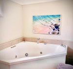 Churchills B  B - Australian Directory