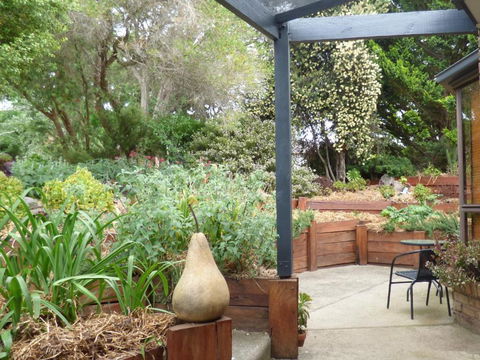 A Suite Spot In The Hills - Australian Directory 4