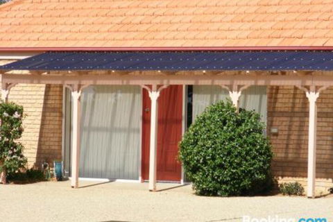 Fairways Bed & Breakfast At Jerilderie - Australian Directory 2