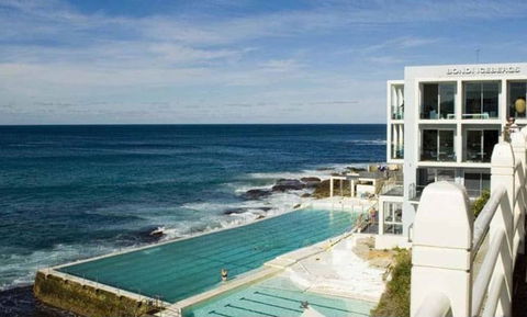 Sophisticated Apartment Near Beach - Australian Directory 3