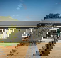 Kirsten Accommodation Parkes - Australian Directory