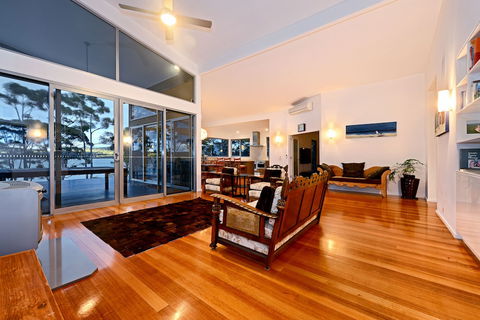 Cloudy Bay Lagoon Estate - Australian Directory 3