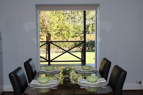 Vineyard Cottage At Upper Reach Winery - Australian Directory 5