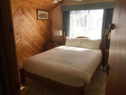 Lakeside Chalet & Studio - Australian Directory 6