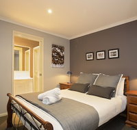 Acacia 2 - Luxurious Holiday Townhouse - Australian Directory
