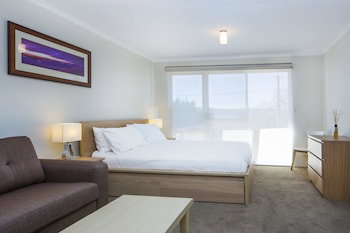 Cascades 3 Well Appointed And Central Location - Australian Directory 0