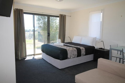 Poley Cow Studio - Australian Directory 0