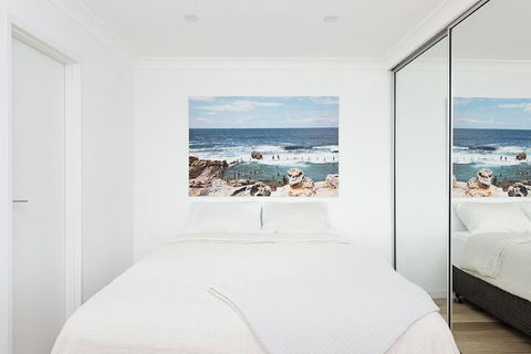Right On Bondi H340 - Australian Directory 3
