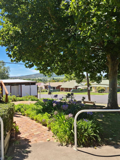 Henry's Quirindi - Australian Directory 3
