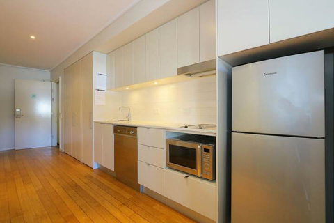 Lagoon Pool 2 Bedroom Spa Suite - Australian Directory 3
