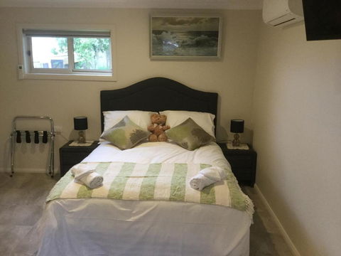 Pump Jack B & B - Australian Directory 7