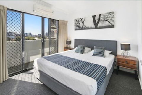 Kangaroo Point Central - Australian Directory 4
