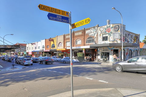 4 BR Apartment Short Walk To Bondi Beach - Australian Directory 1